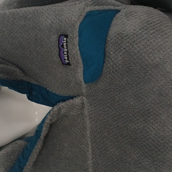 Patagonia Gray and Blue Fleece Pullover, small size, pre-owned excellent conditi - Picture 2 of 6